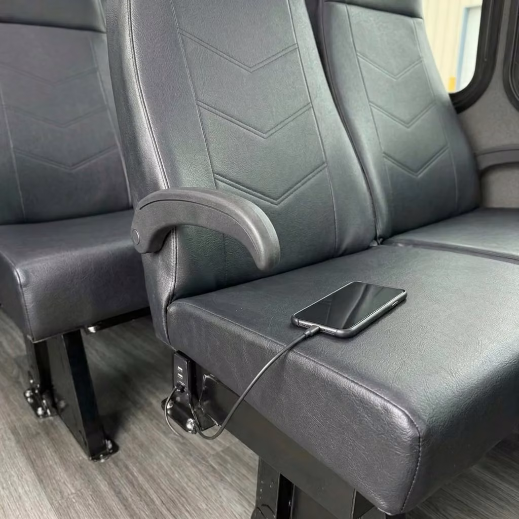 la quinta 15 passenger minibus usb charging