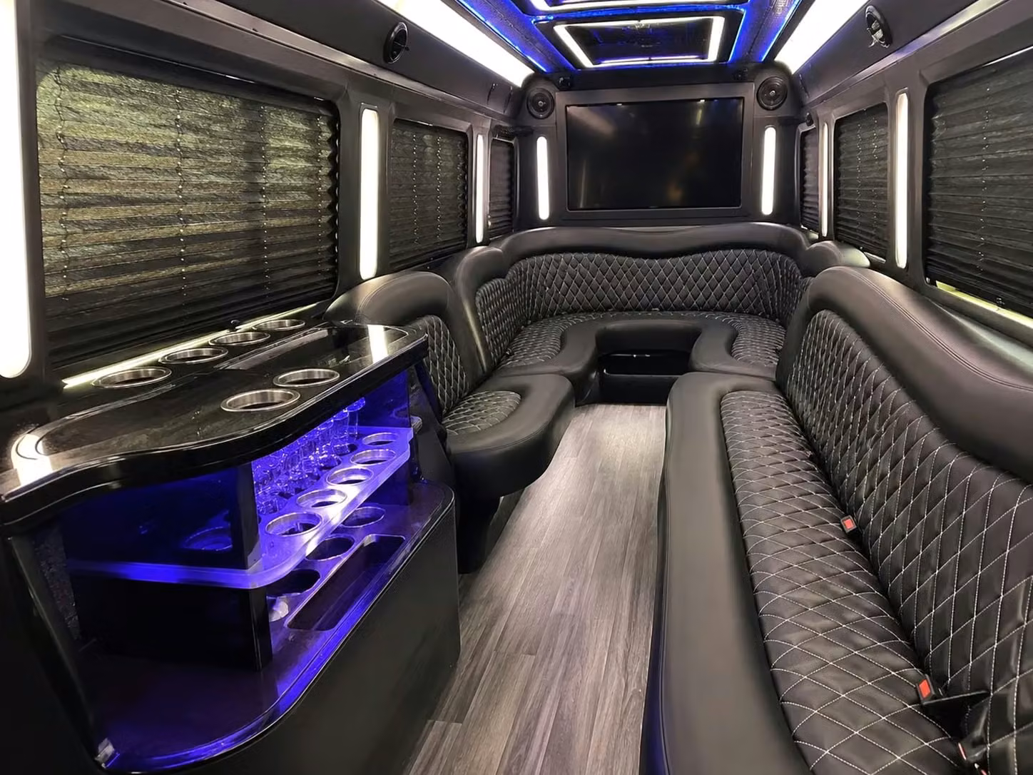 la quinta 15 to 50 passenger prom party buses and sprinter limos in la quinta