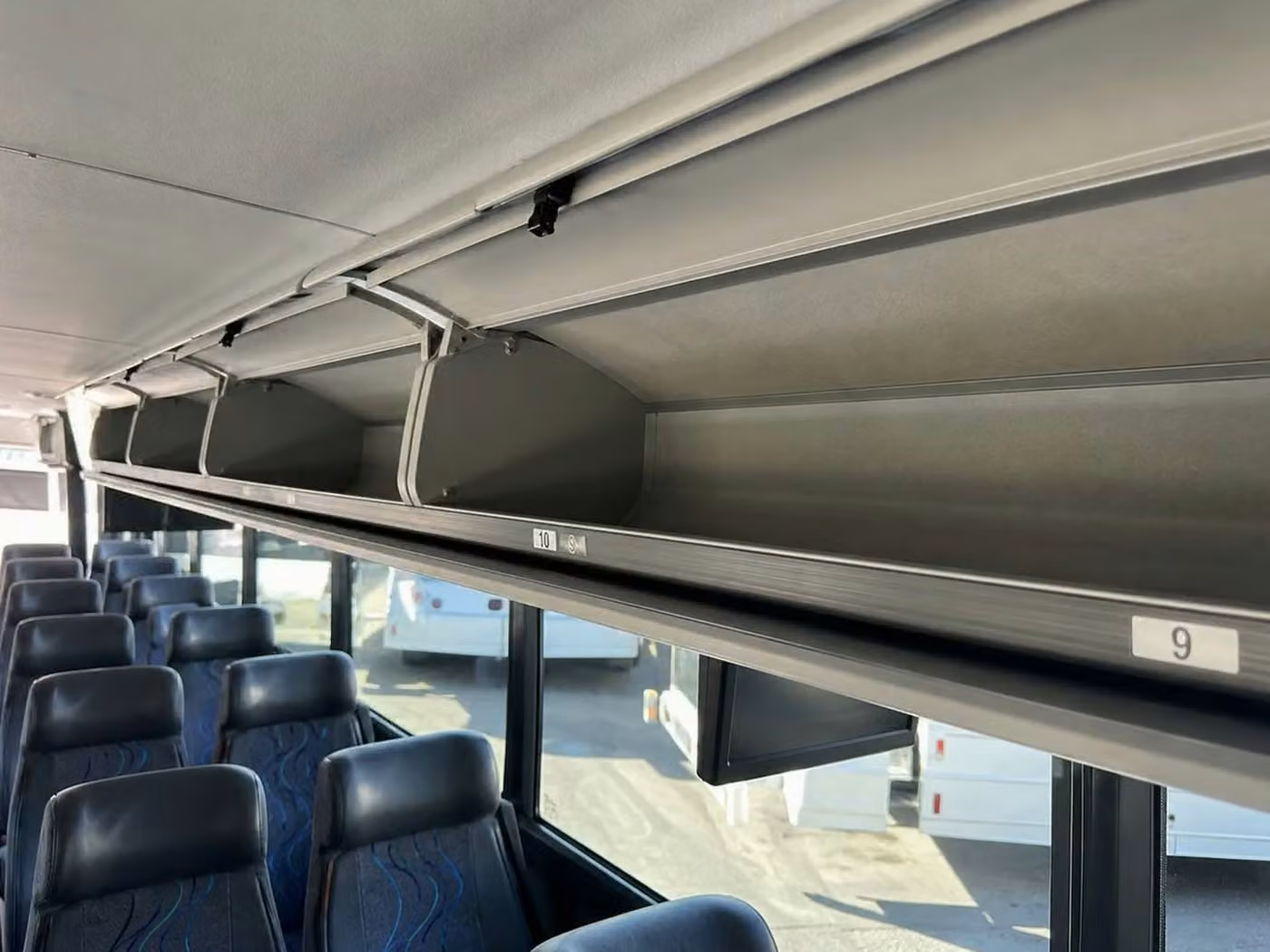 la quinta 18 passenger minibus overhead storage