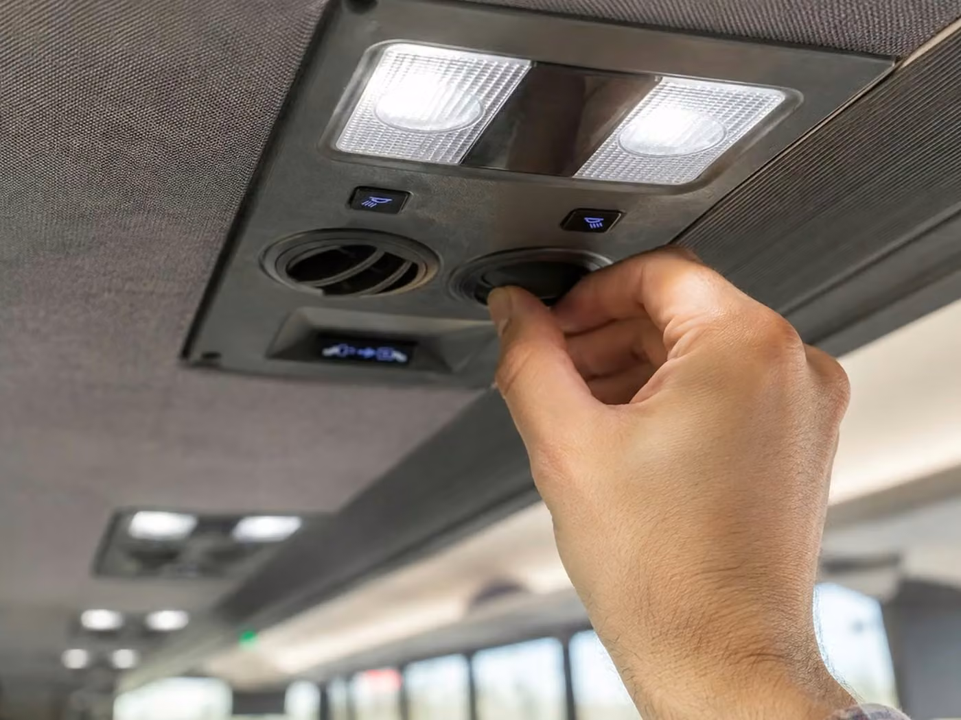 la quinta 25 passenger minibus air conditioning