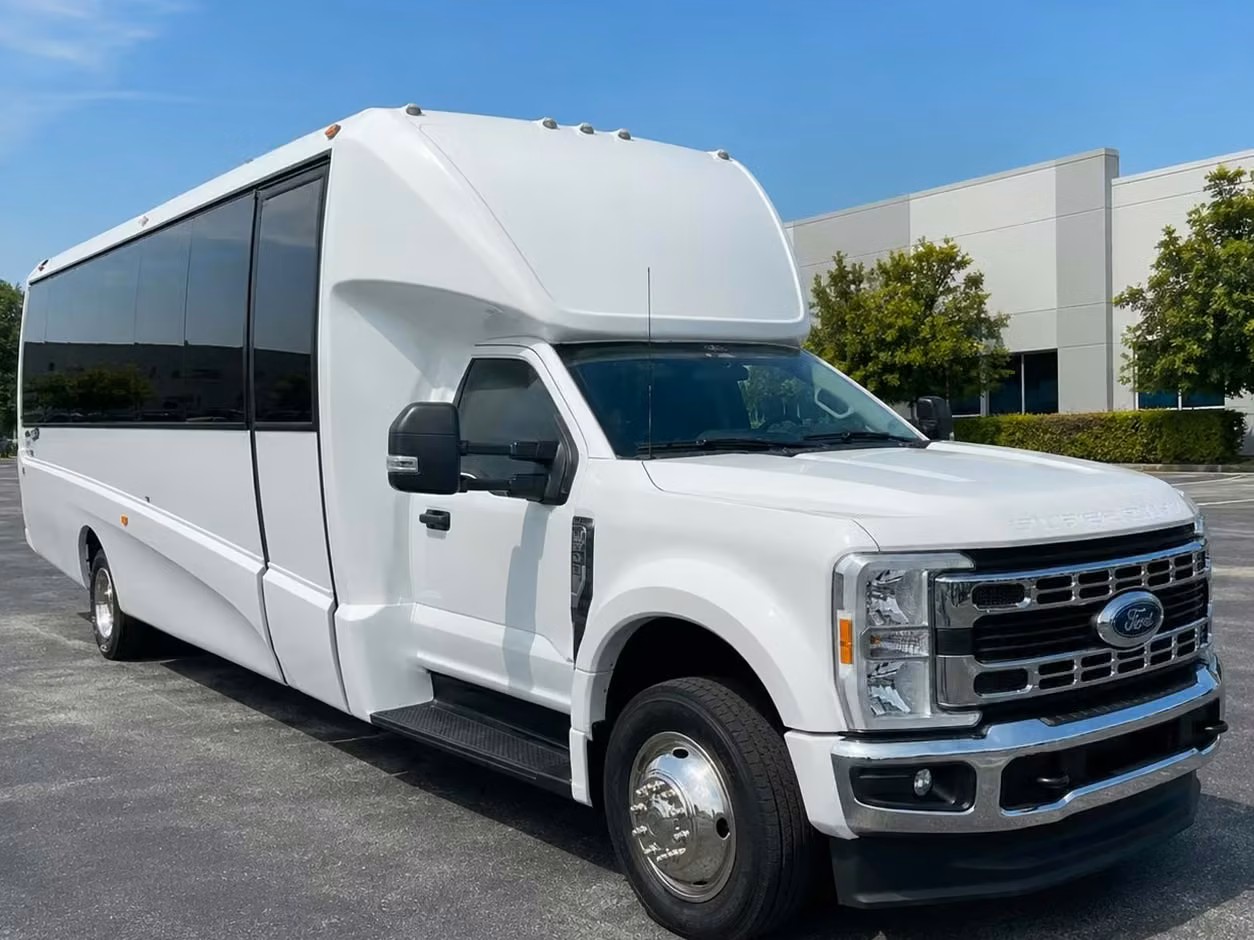 la quinta 25 passenger minibus rental