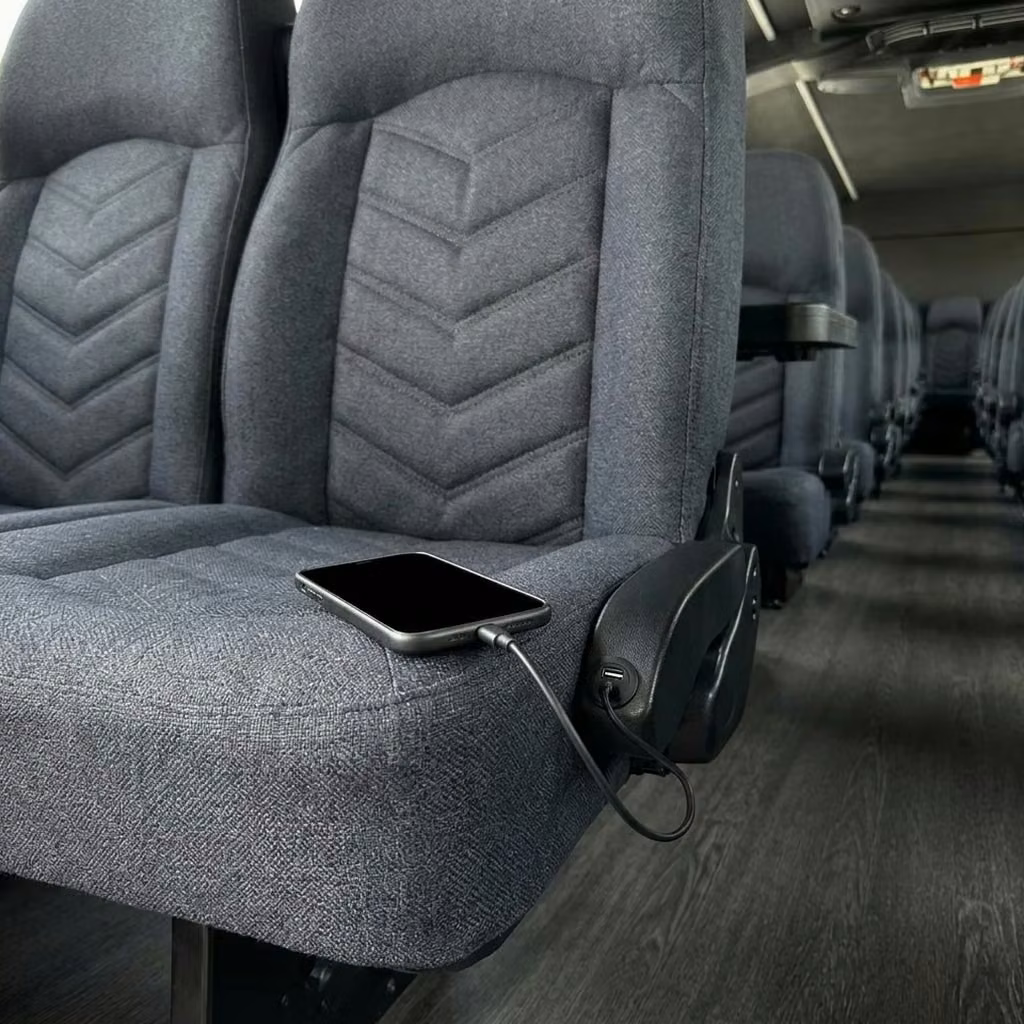 la quinta 25 passenger minibus usb charging