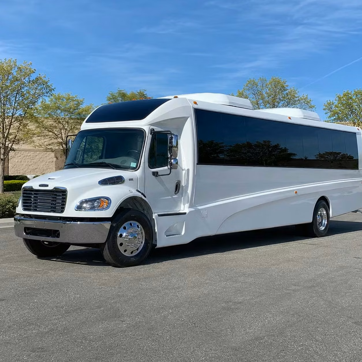 la quinta 28 passenger minibus rental