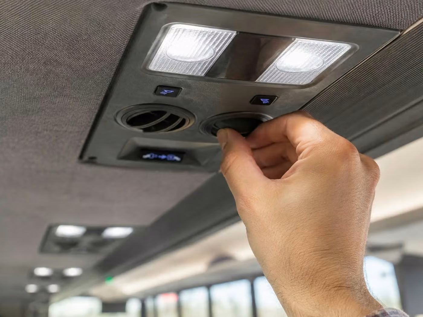 la quinta 35 passenger minibus air conditioning
