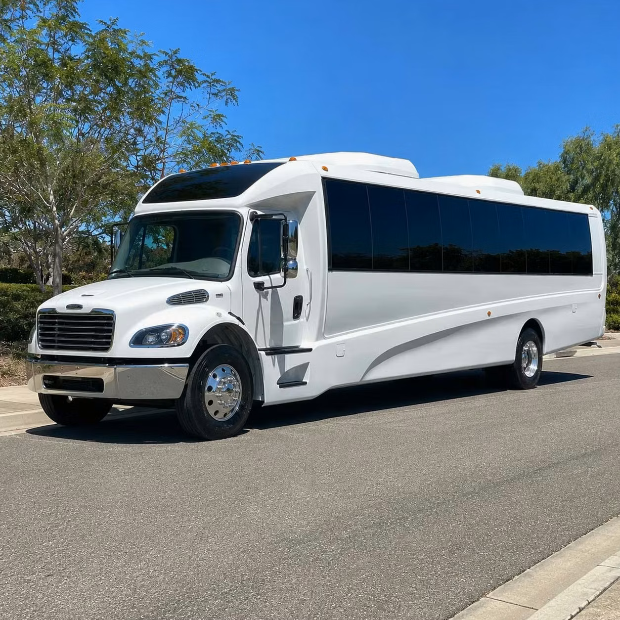 la quinta 35 passenger minibus rental