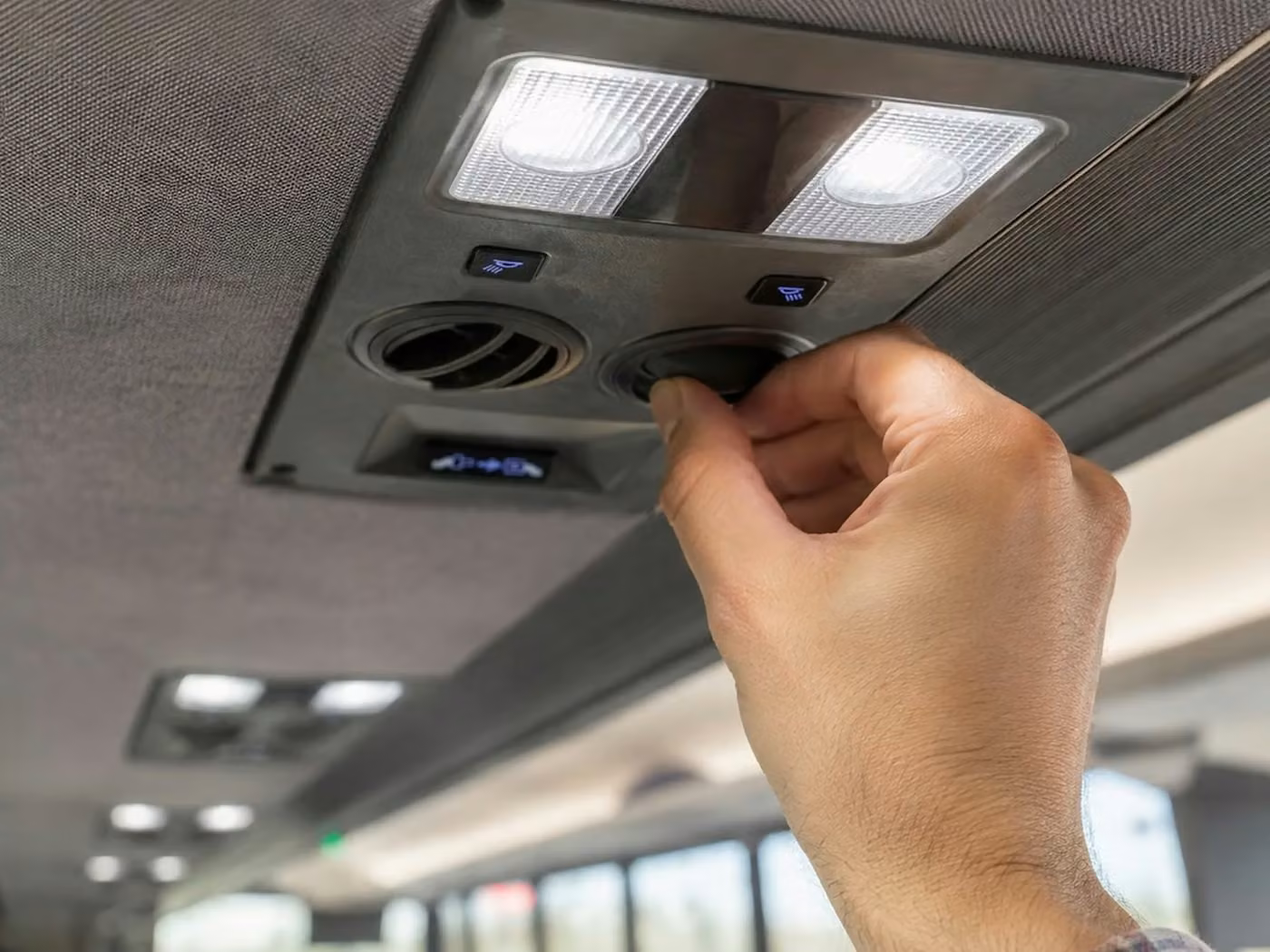 la quinta 56 passenger charter bus air conditioning
