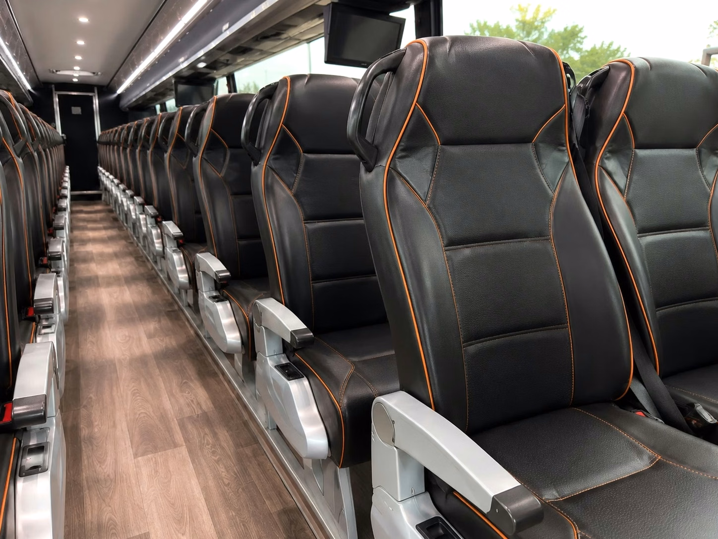 la quinta bus rentals to la quinta chapels and hotels