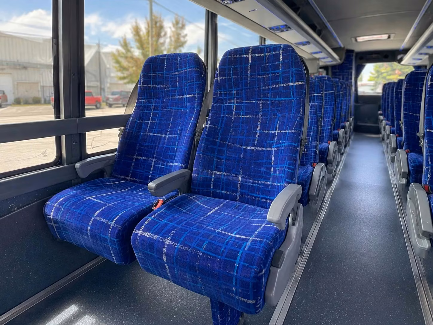 la quinta charter bus interior 1