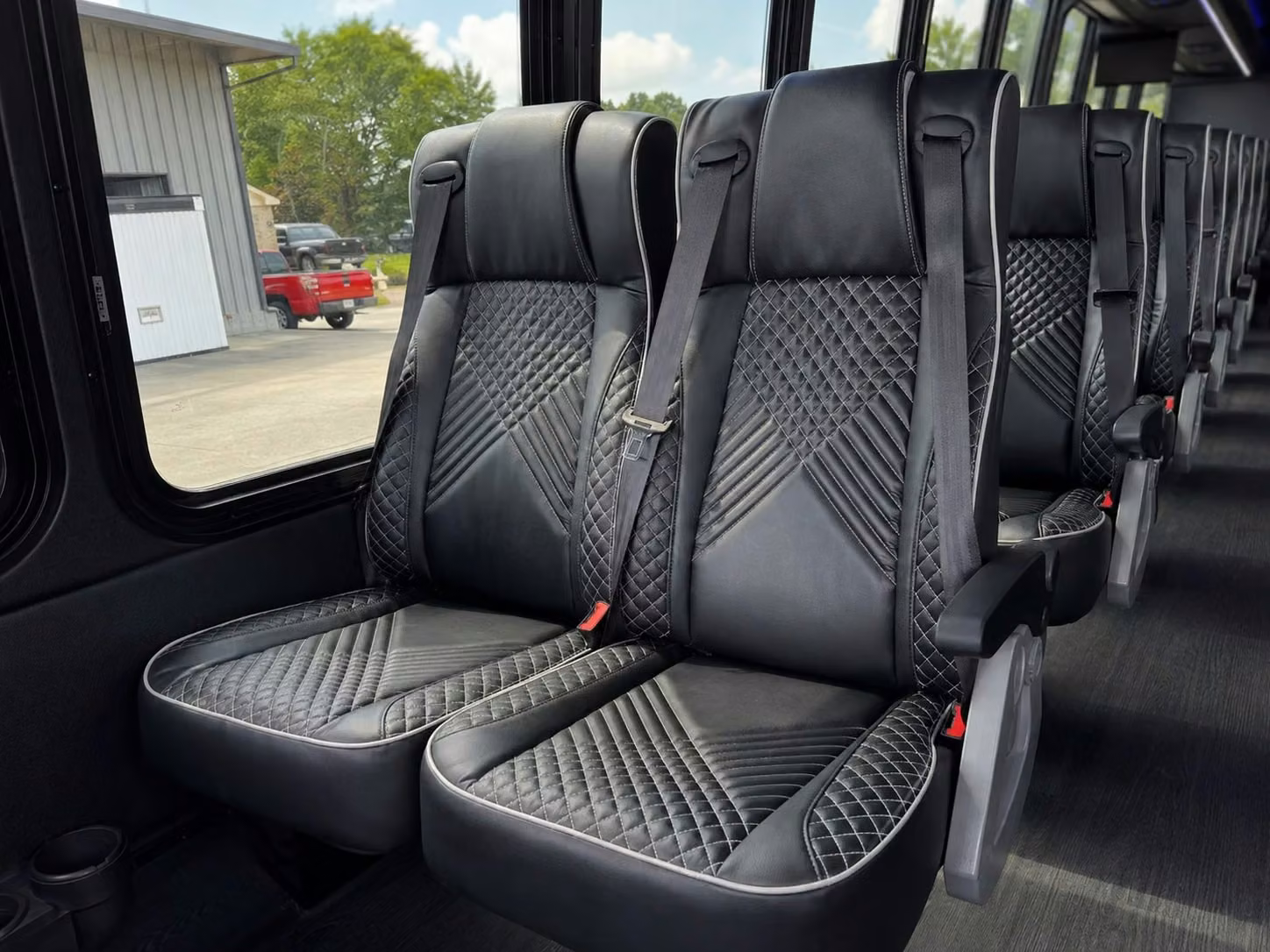 la quinta charter bus interior 2