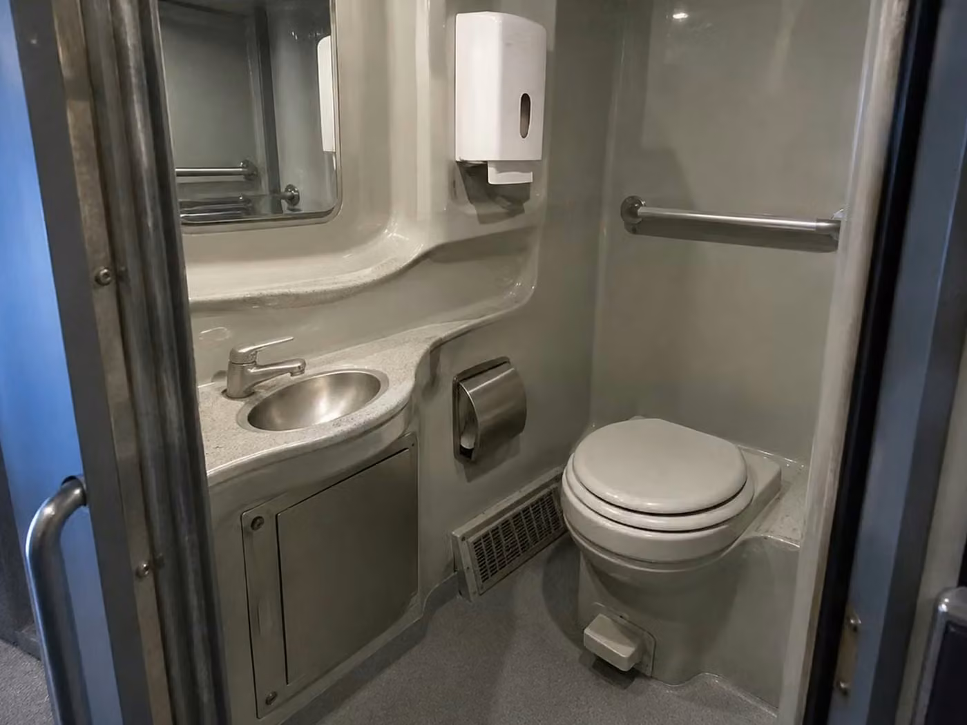 la quinta charter bus onboard restroom