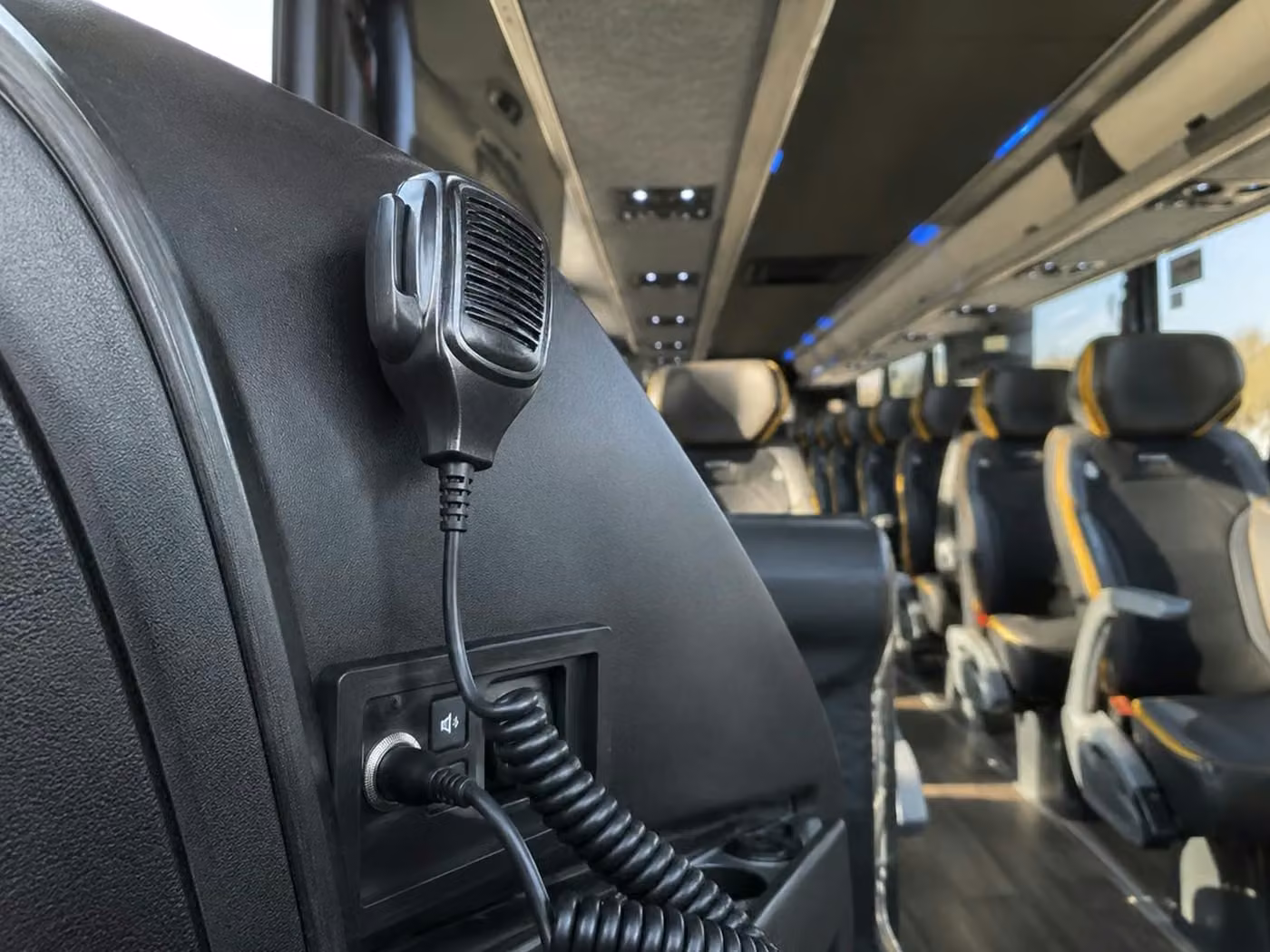 la quinta charter bus pa system