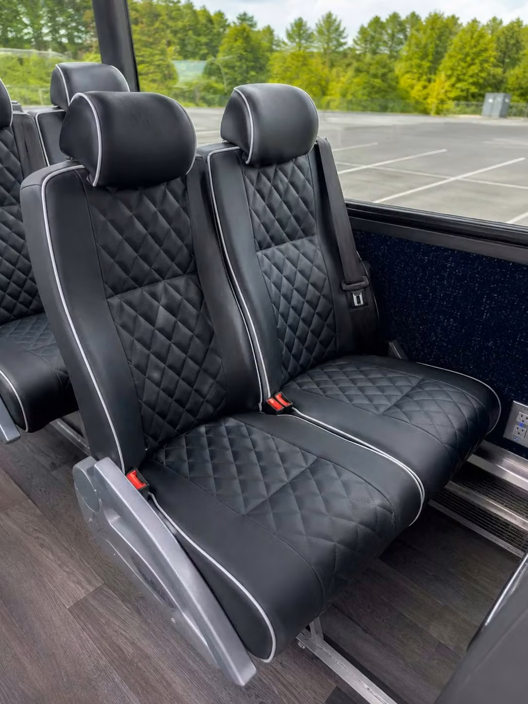 la quinta charter bus reclining seats
