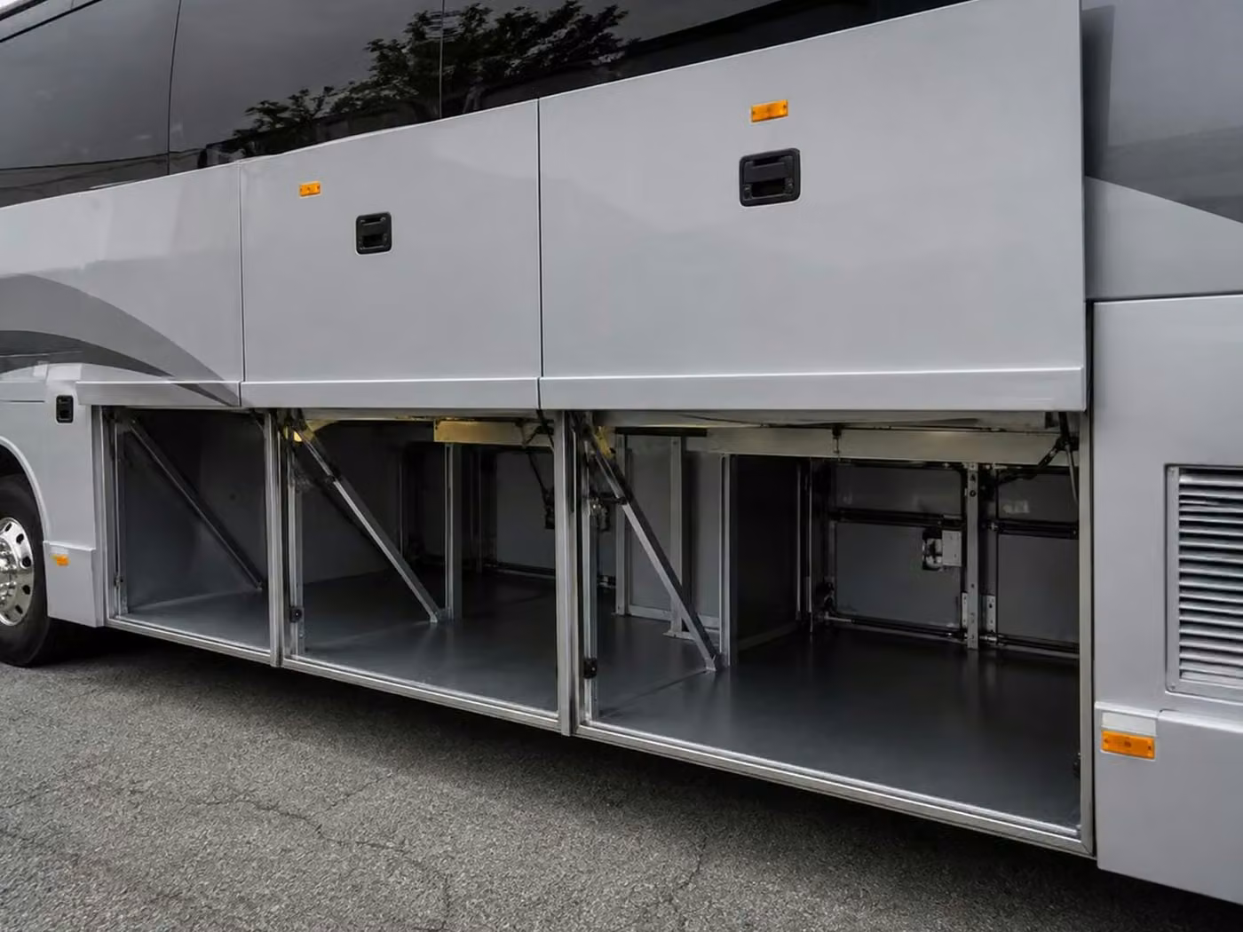 la quinta charter bus under bus storage