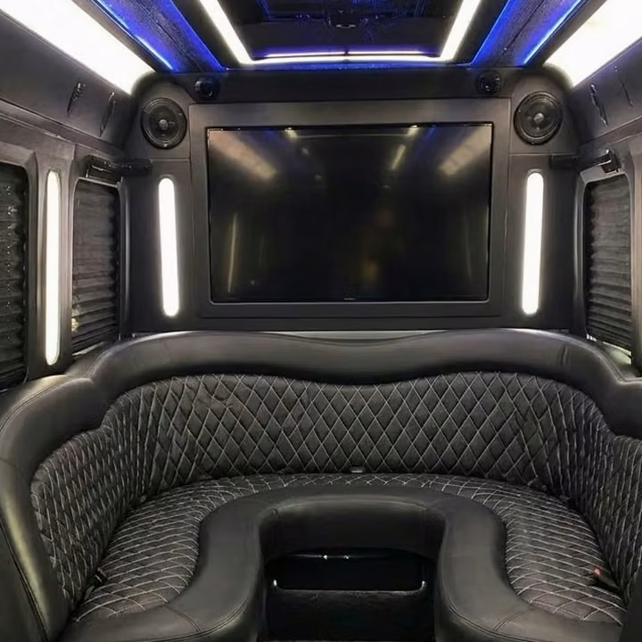 la quinta party bus sound system