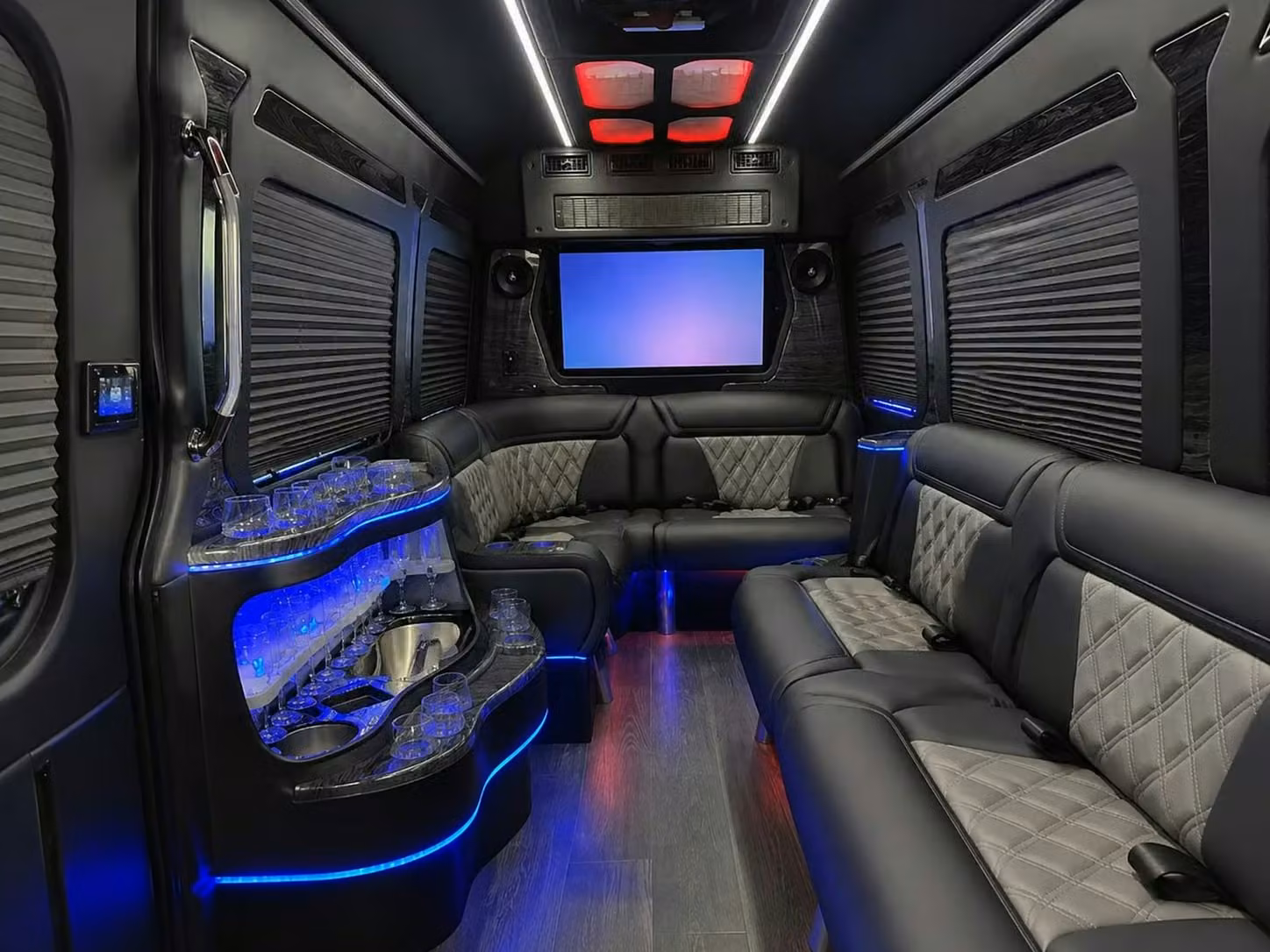 la quinta shuttles for parties and special occasions