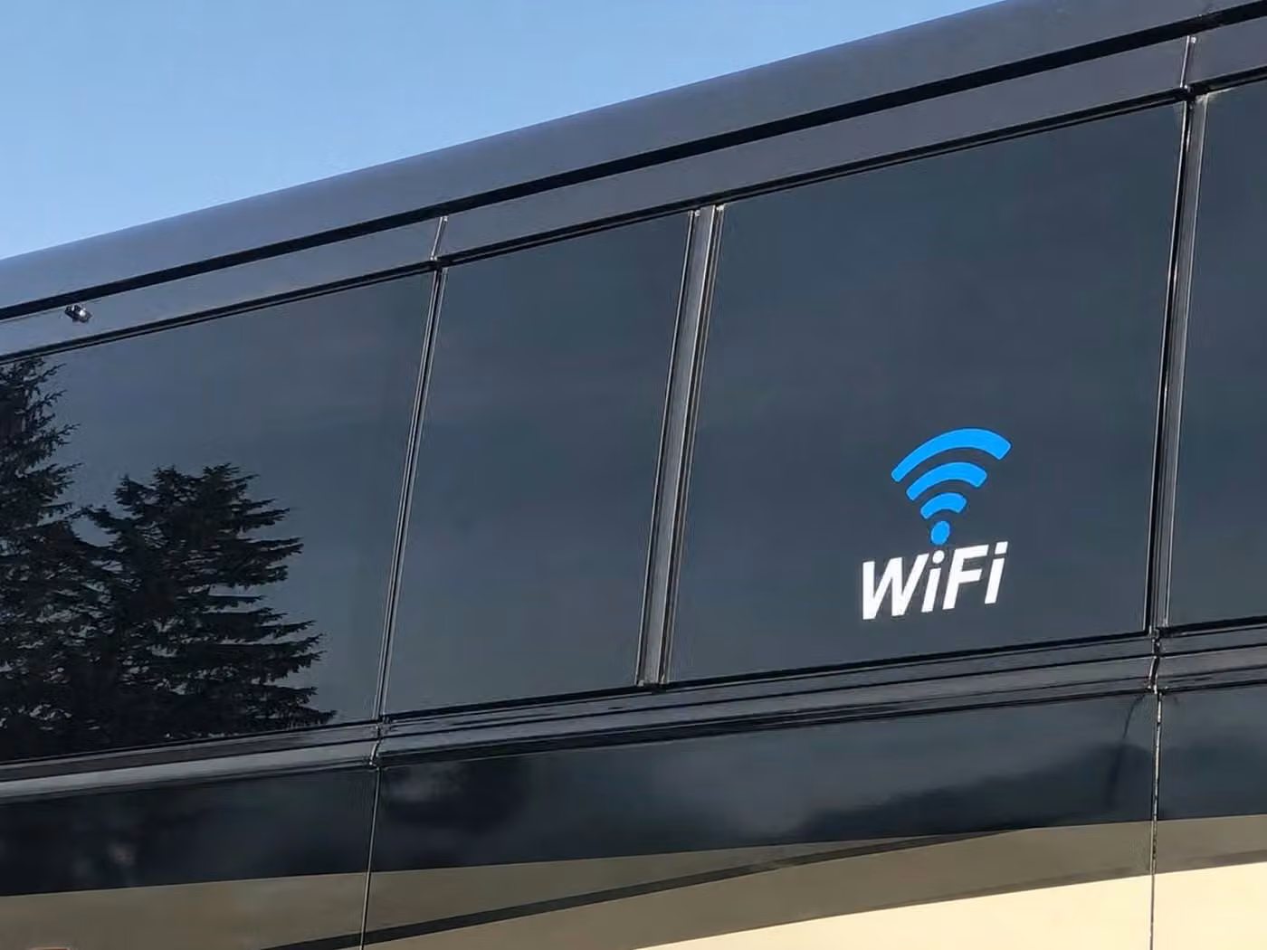 la quinta sprinter van rental with driver wifi