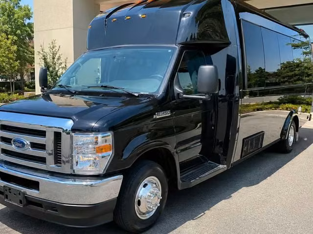 la quinta charter bus rental